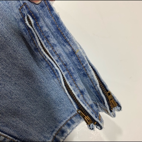 Vintage Guess Mom Jeans! - Picture 4 of 5